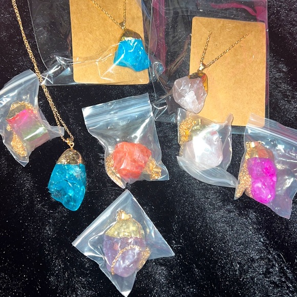 Healing Crystal Stone Necklaces Quantity 8 necklaces - Picture 3 of 3